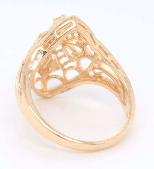 14kt Yellow gold 3 stone diamond filigree marquoise shaped ring