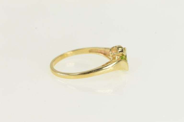 14K Yellow Gold Oval Peridot Vintage Statement Bypass Ring