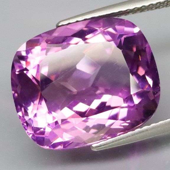 Brilliant 12.64ct violet Amethyst