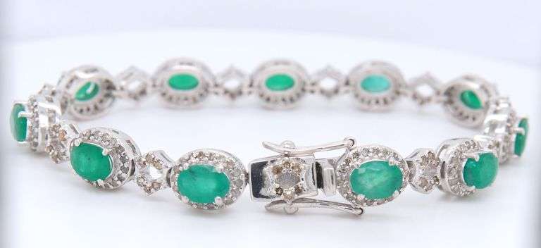 Natural Emerald and Diamond Tennis bracelet.