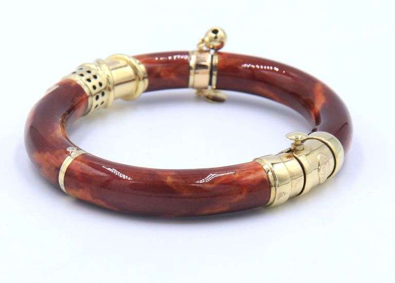 La Nouvelle Bague Charm Bangle in 18kt Yellow Gold