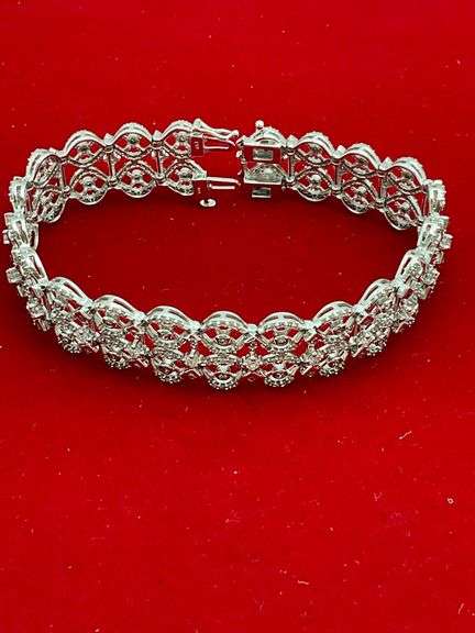 CERTIFIED 14K WHITE GOLD AND DIAMOND BRACELET.