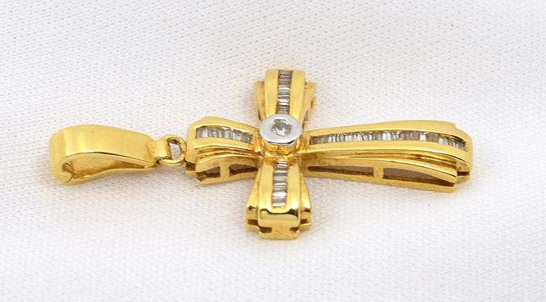 Elegant 18k YG Cross with Diamonds