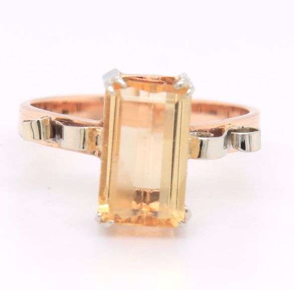 Stunning Yellow Gold Emerald Cut Citirne Ring
