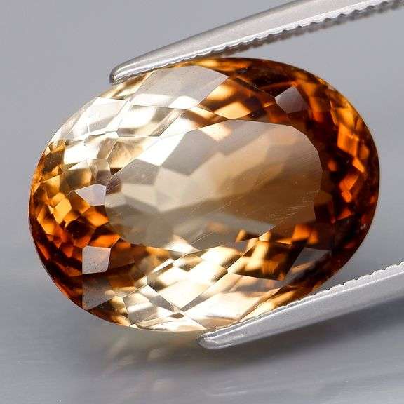 Exquisite 9.32ct bi-color Imperial Topaz