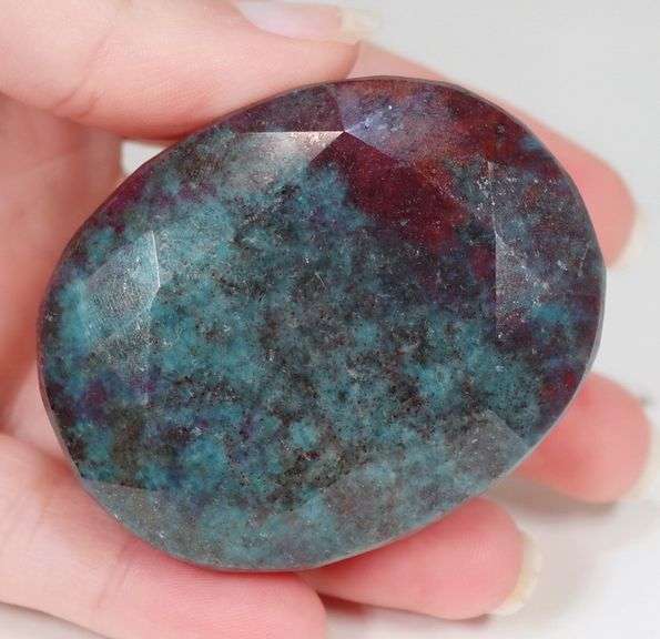 One of a kind! 1,130ct Ruby in Kyanite