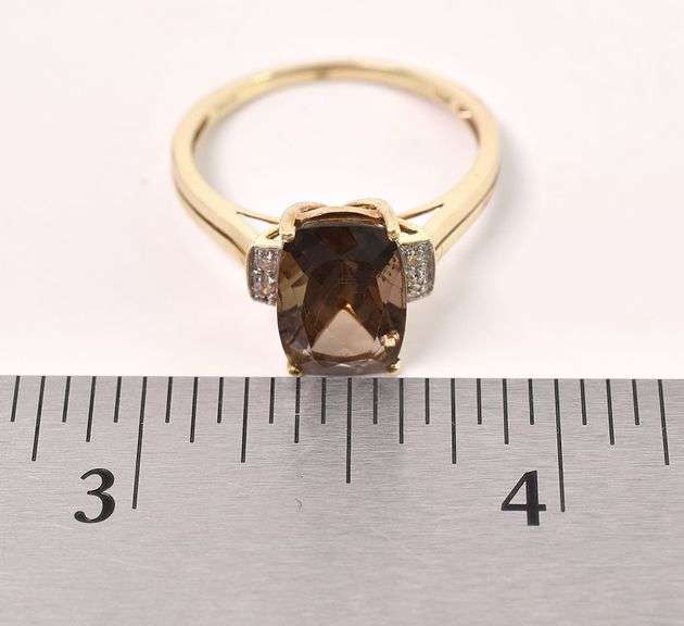 Attractive 10K Yellow Gold Smokey Quartz Ring