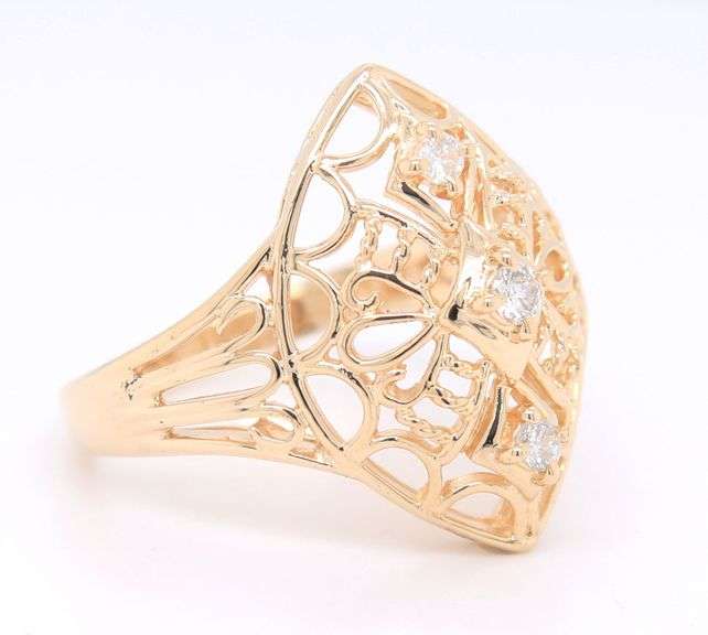 14kt Yellow gold 3 stone diamond filigree marquoise shaped ring