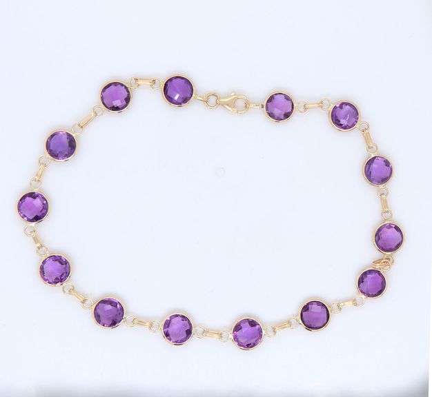 14kt Yellow gold 8ctw Amethyst link bracelet