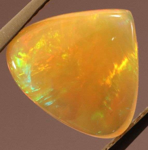 Mixed pattern 3.64ct untreated semi-black Welo Opal