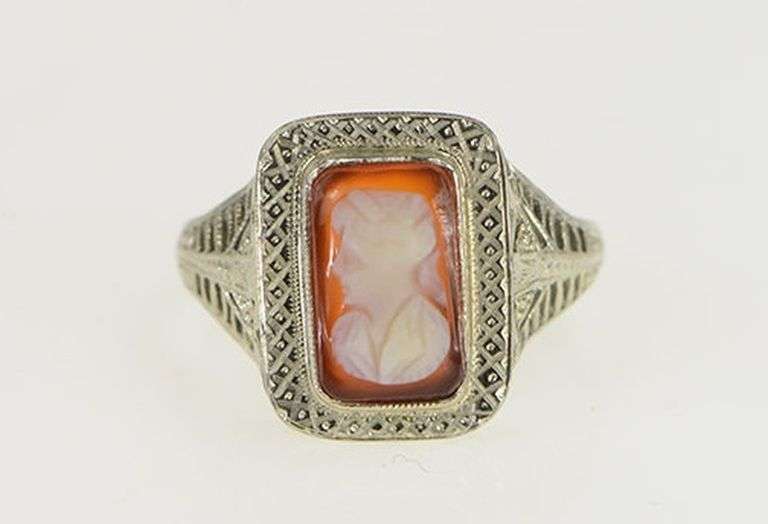 18K White Gold Art Deco Filigree Squared Agate Cameo Ring