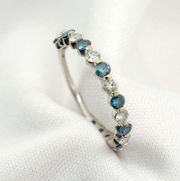 14K WG Blue & White Diamond Band