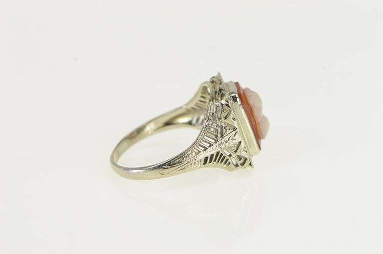 18K White Gold Art Deco Filigree Squared Agate Cameo Ring