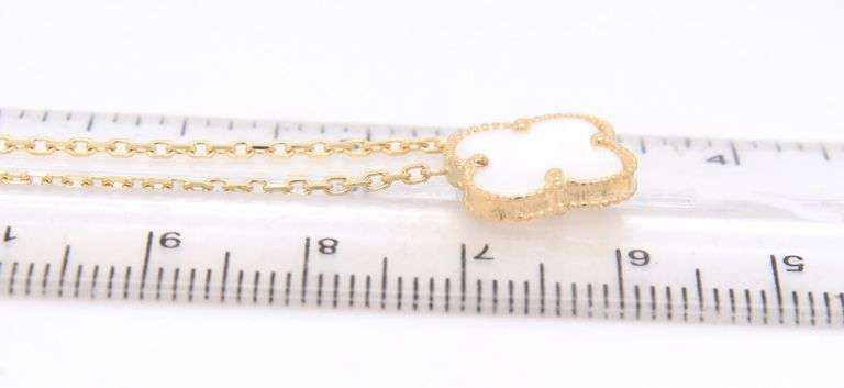 14kt Yellow Gold Mother of Pearl Clover Pendant on Chain
