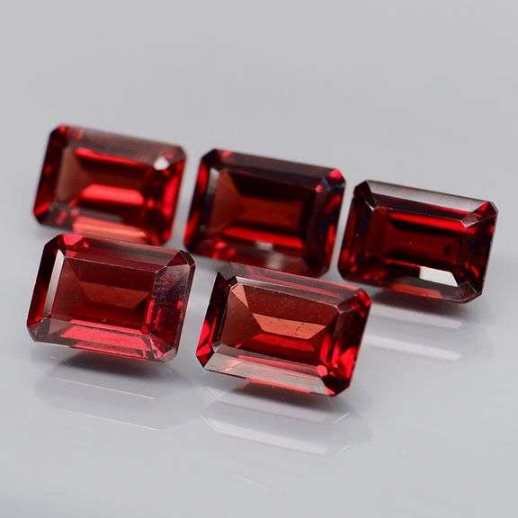 Charming 5.94ct 5pc. Mozambique Garnet set