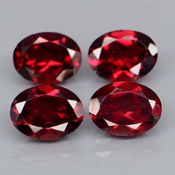 Set of 4 top red VS Garnets weighing 5.94 carats
