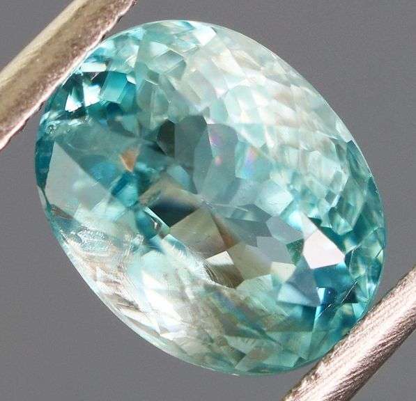 Super glittering! 2.72ct bi-color Cambodian Zircon
