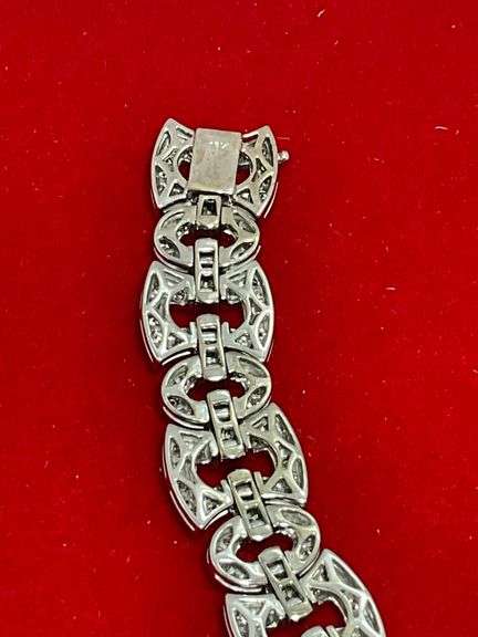 CERTIFIED 18K WHITE GOLD AND DIAMOND BRACELET. 5.00 CARATS