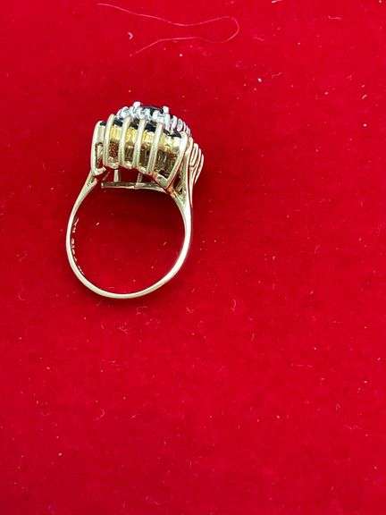 LADIES 14K YELLOW GOLD DIAMOND AND SAPPHIRE RING
