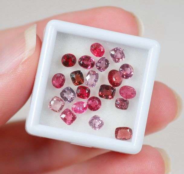 Fiery 21 piece 5.26ct red pink and purple Spinel set!