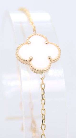 Mother of pearl clover bracelet in 14kt yellow gold