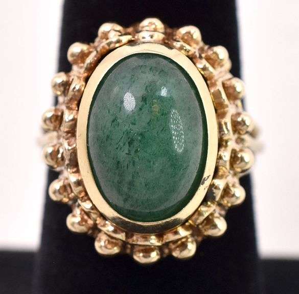 Elegant 14K Yellow Gold Aventurine Gemstone Ring