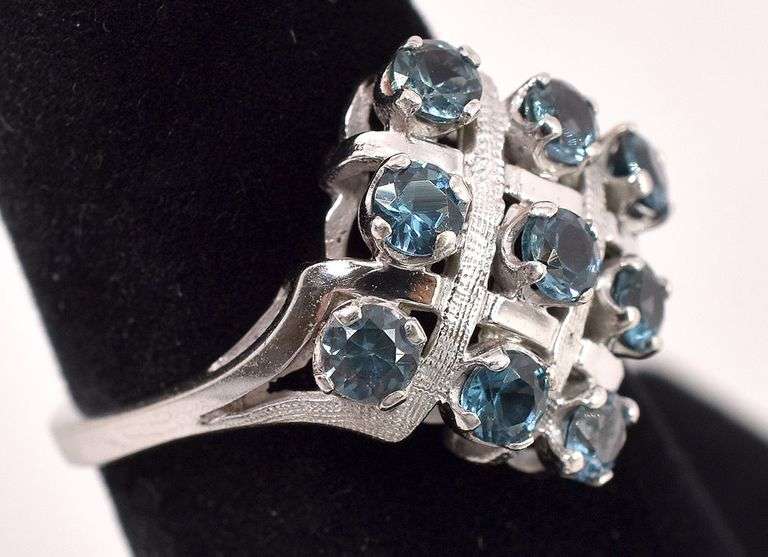 Fabulous 10K White Gold Blue Topaz Gemstone Ring