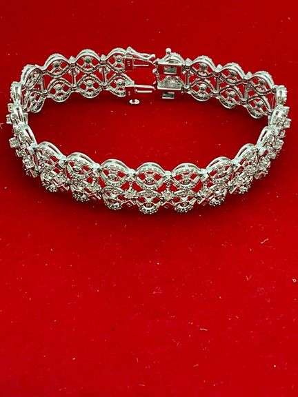 CERTIFIED 14K WHITE GOLD AND DIAMOND BRACELET.