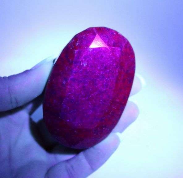 Heavy! 950ct oval cut Ruby in Kyanite