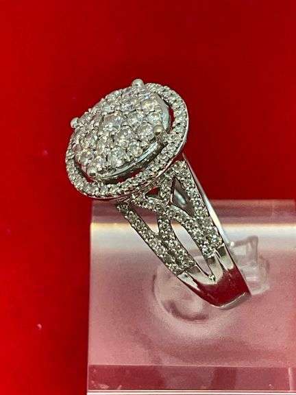 CERTIFIED 14K WHITE GOLD DIAMOND RING.