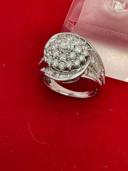 CERTIFIED BRAND NEW 14K WHITE GOLD AND DIAMOND RING