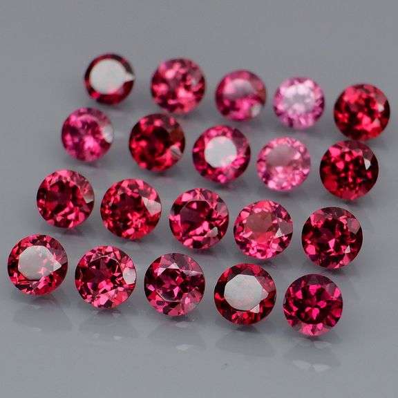 Premium solitaire cut 5.28ct VS Rhodolite Garnet set