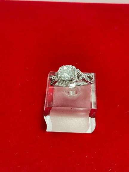 CERTIFIED 14K WHITE GOLD AND DIAMOND ENGAGEMENT RING