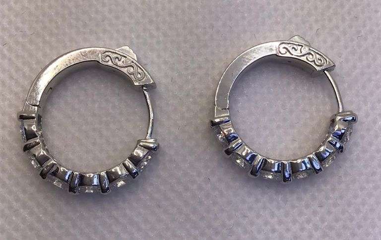 TIMELESS AND ELEGANT 14K WHITE GOLD LAB GROWN DIAMOND HOOP EARRINGS