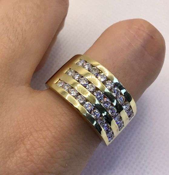 TIMELESS AND ELEGANT 14K THREE ROW ROUND BRILLIANT CUT DIAMOND RING