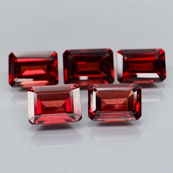 Charming 5.94ct 5pc. Mozambique Garnet set