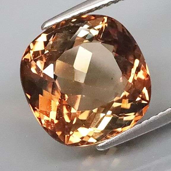 Sublime 9.04ct peach amber Imperial Topaz
