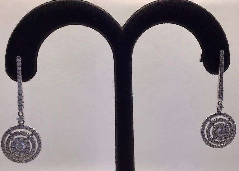 STUNNING AND CHIC 14K WHITE GOLD ROUND SHAPED DROP EARRINGS