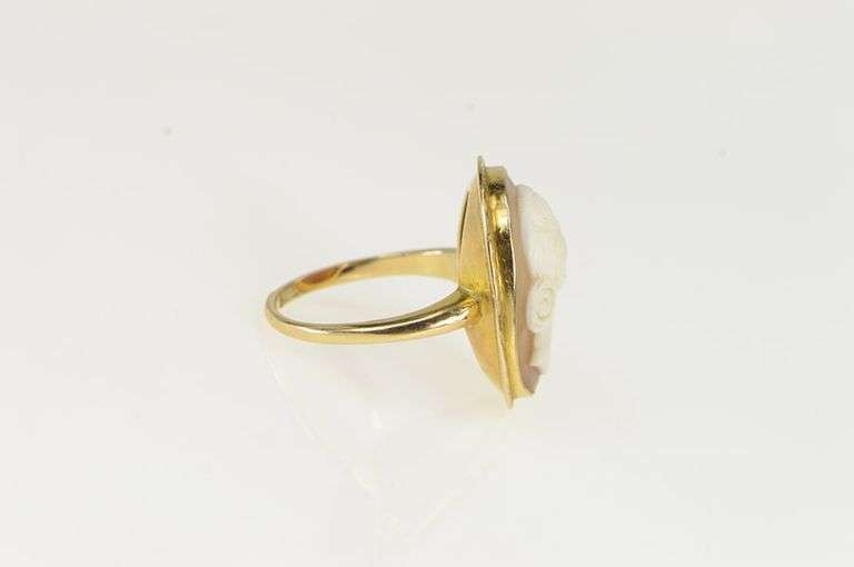 14K Yellow Gold Oval Carved Shell Cameo Statement Ring
