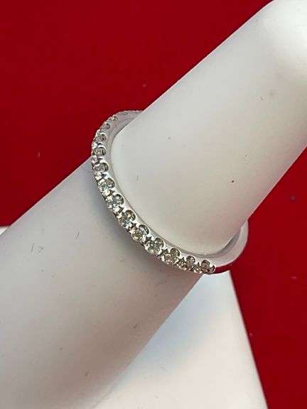 LADIES 14K WHITE GOLD DIAMOND BAND