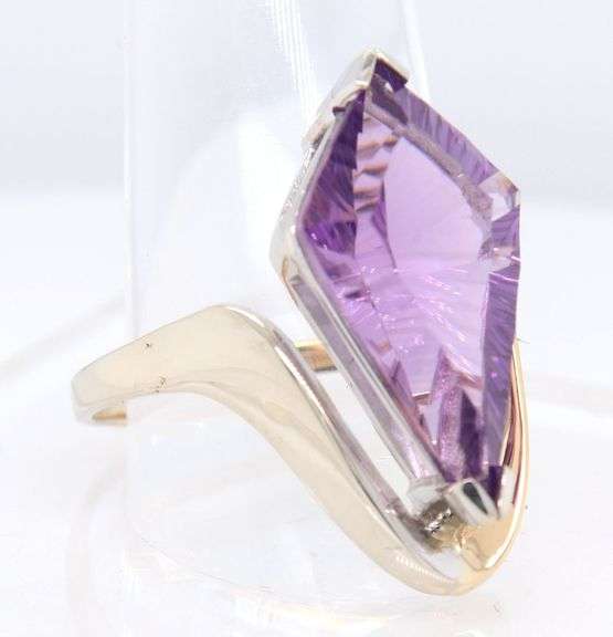 Attractive Two Tone Gold Kite Fantasy Cut Amethyst Ring