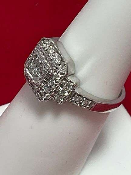 CERTIFIED 14K WHITE GOLD DIAMOND RING