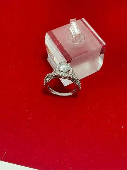 CERTIFIED 14K WHITE GOLD AND DIAMOND ENGAGEMENT RING