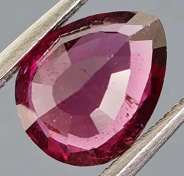 Beautiful 1.71ct untreated top violet pink Rhodolite Garnet