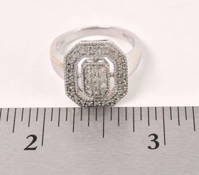 Sparkling 10K White Gold Diamond Cluster Ring