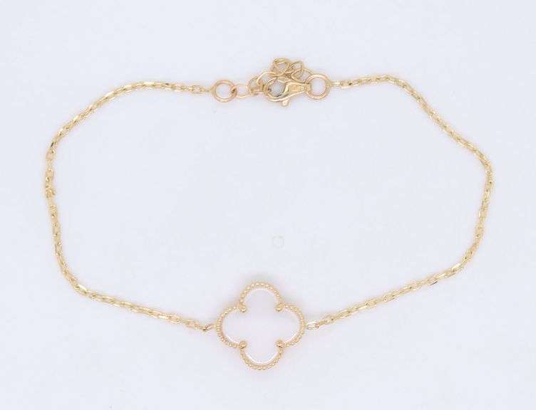 14kt Yellow gold mother of pearl clover bracelet