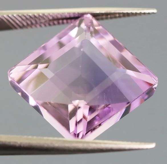 Bright violet 11.28ct square cut Amethyst