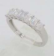 Elegant 1.00ctw Diamond Anniversary Band