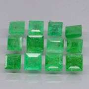 Vivid! Top green 2.65ct Colombian Emerald set