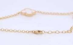 Mother of pearl three clover bracelet in yellow gold
